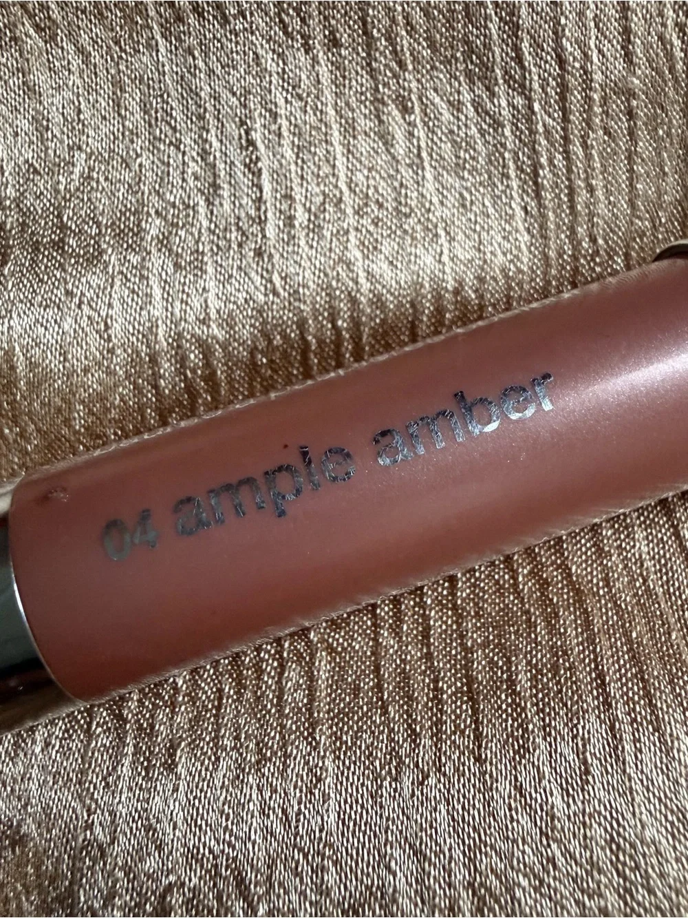 Clinique Chubby Eyeshadow Stick Shade- Ample Amber